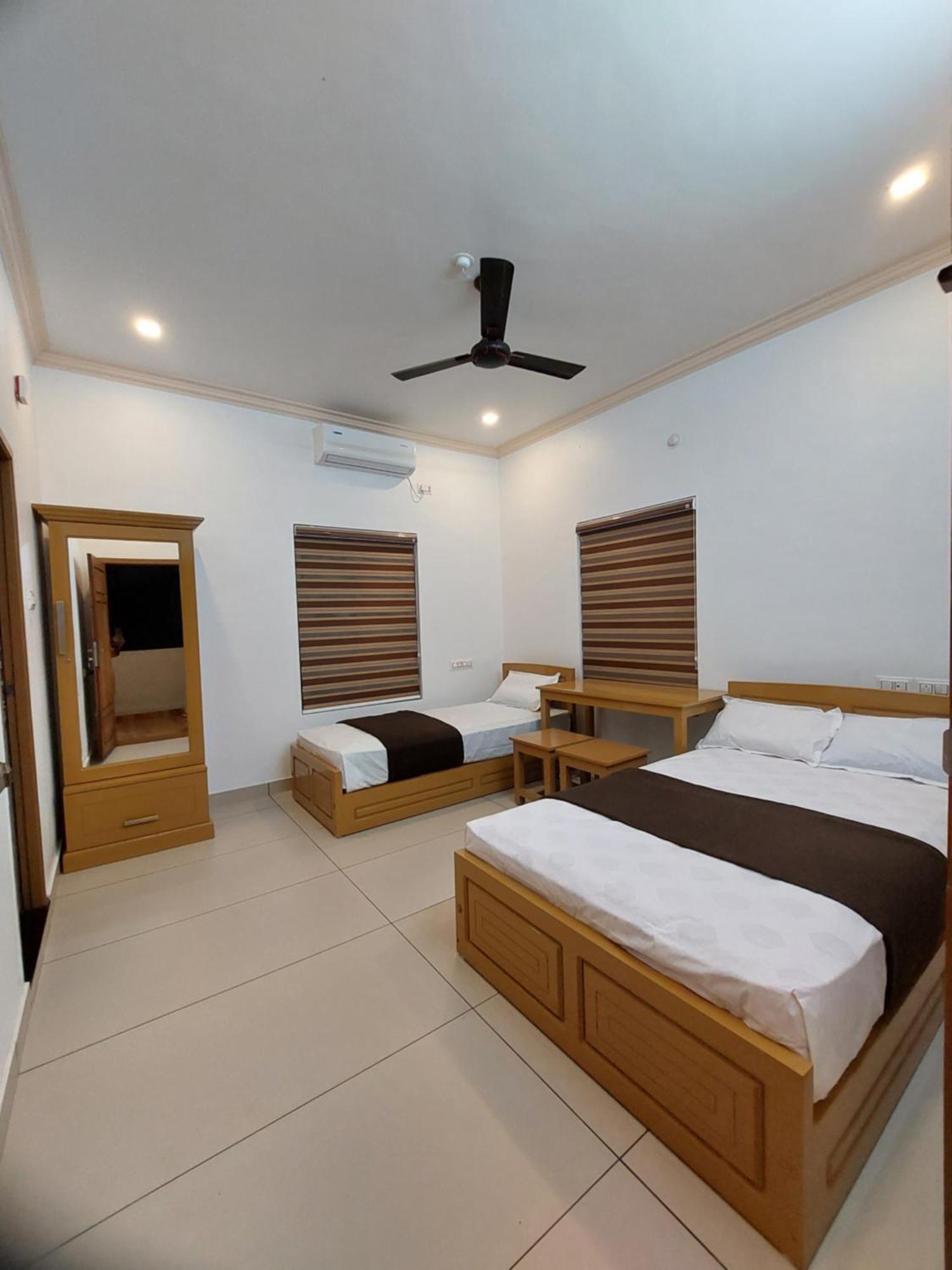 Mundrothuruth Water Gate Tourist Home And Resorts מראה חיצוני תמונה
